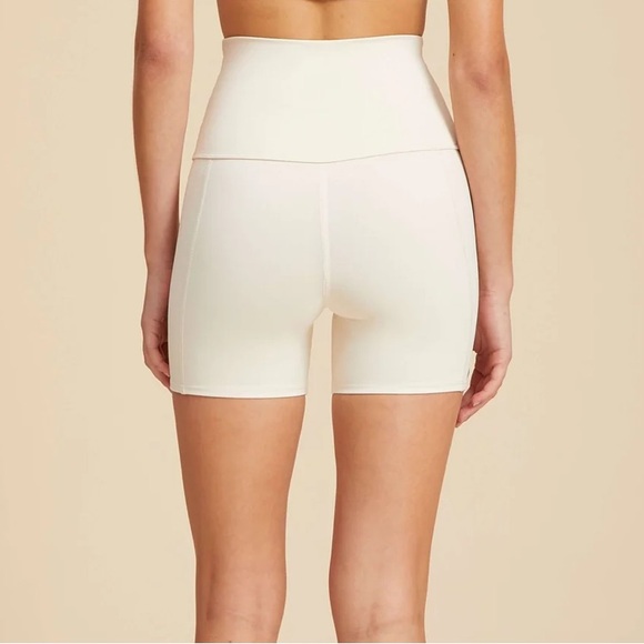 Live the Process Geometric Short - Picture 3 of 5